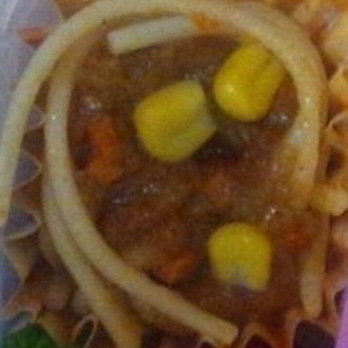 お弁当に♪残りカレーでプチパスタサラダ